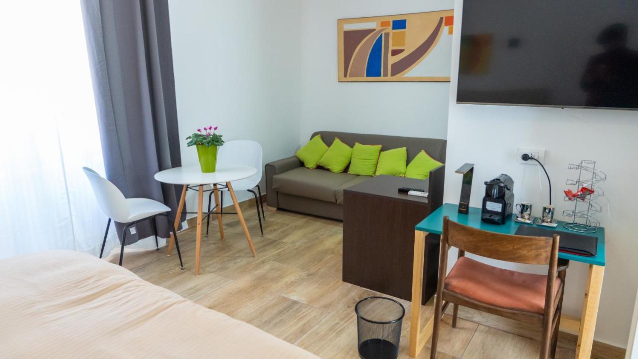 קאסרטה Zeta Rooms מראה חיצוני תמונה