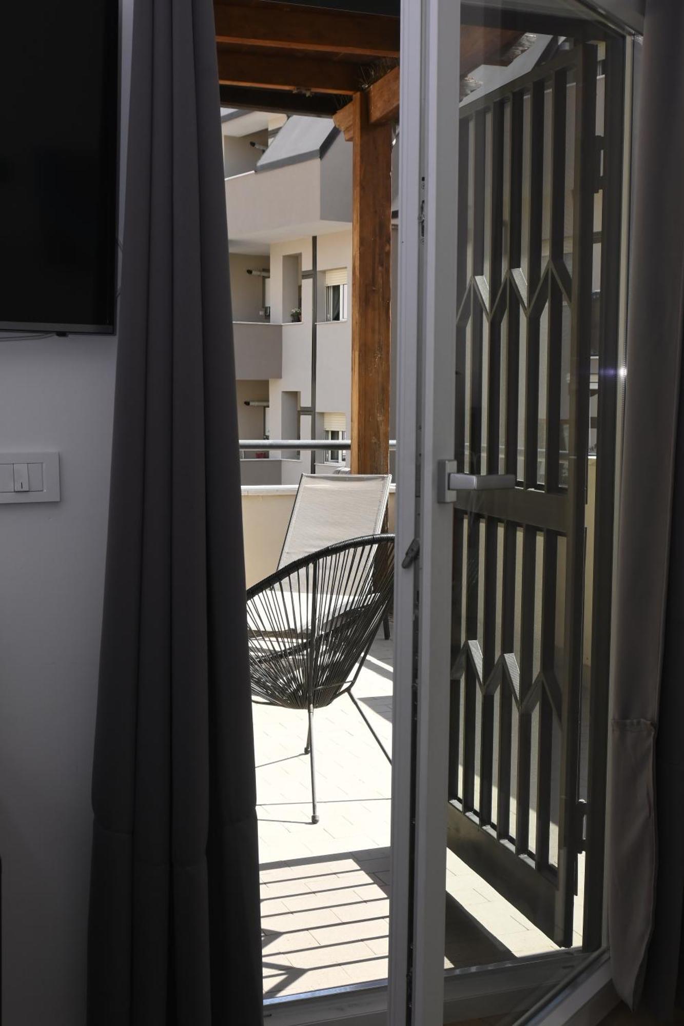 קאסרטה Zeta Rooms מראה חיצוני תמונה