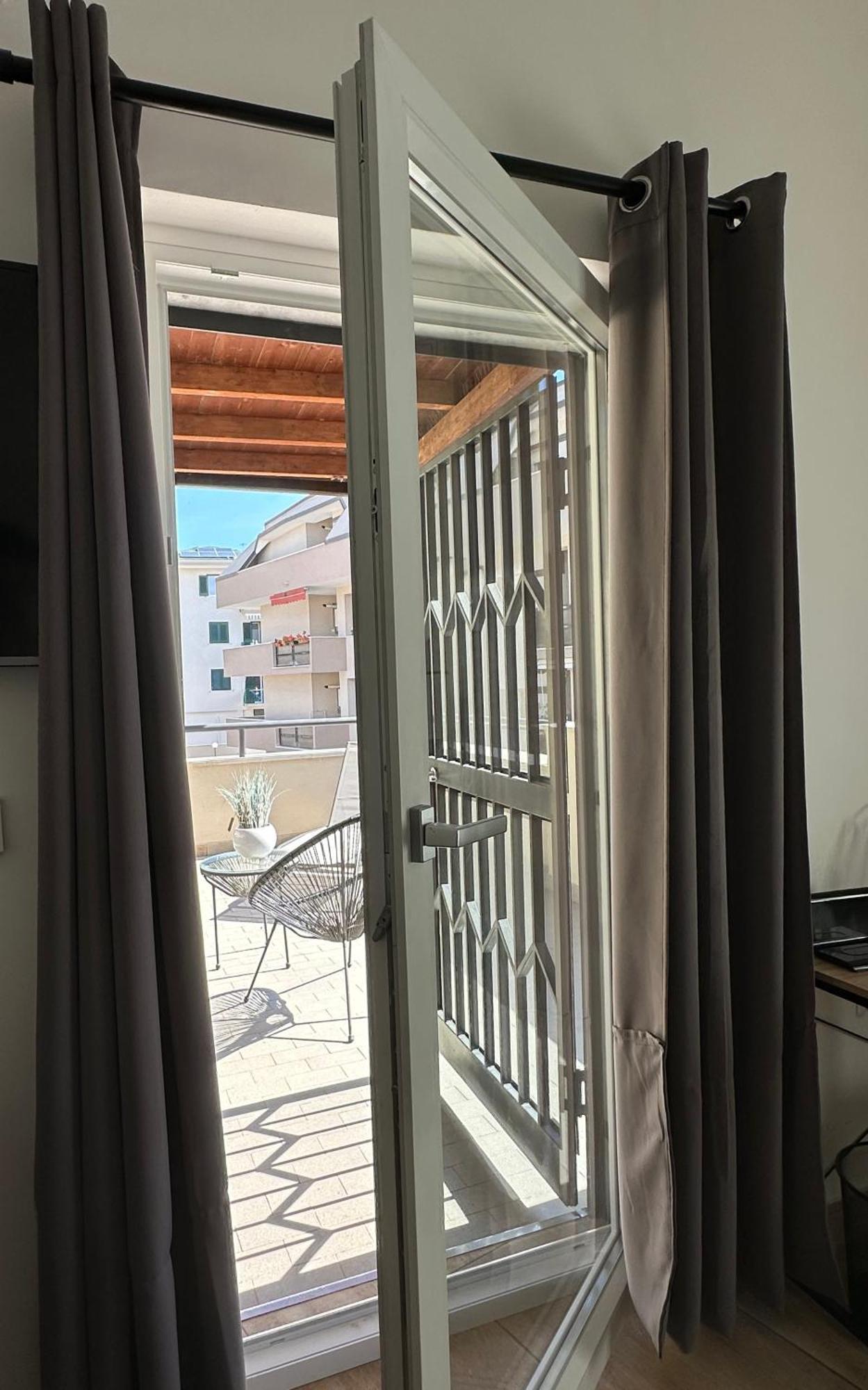 קאסרטה Zeta Rooms מראה חיצוני תמונה