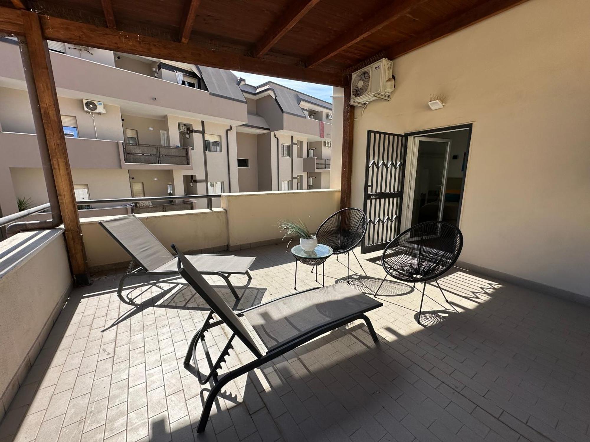 קאסרטה Zeta Rooms מראה חיצוני תמונה